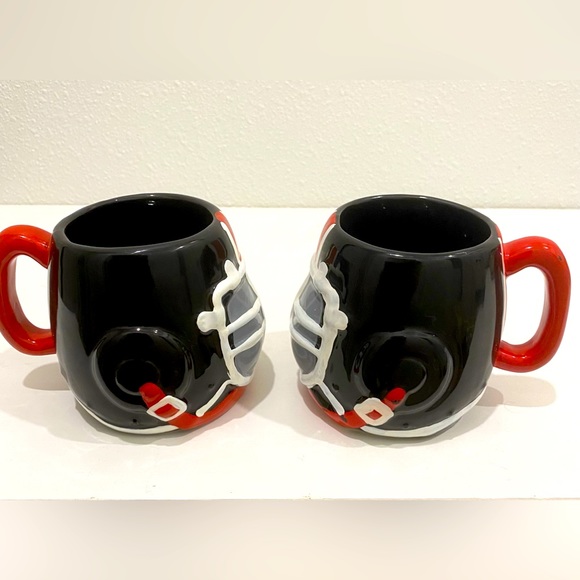 Vintage 1992 Handpainted Original E&B Giftware Ceramic Football Helmet Mugs (2) - Picture 3 of 8